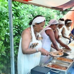 Frankendael Park - Eten, in dit geval injara, bereid door mooie Ethiopische dames.