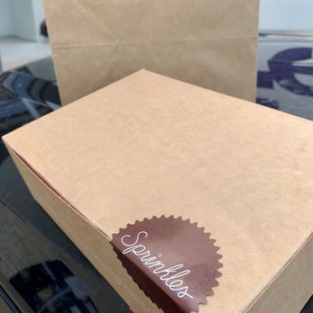 Sprinkles Scottsdale - Cupcake 6-box - Desserts Near Me - Scottsdale, Arizona Sprinkles Scottsdale - Cupcake 6-box - Desserts Near Me - Scottsdale, Arizona