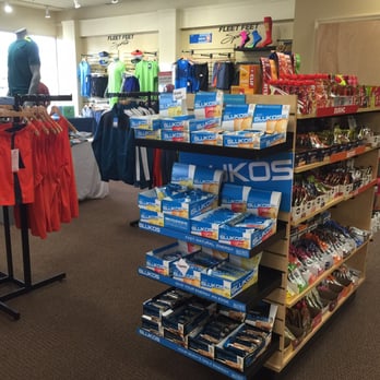 Fleet Feet - Blue Ash - Shoe Stores Near Me - Blue Ash, Ohio