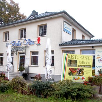 Bella Vita - von außen im Herbst - Italian Near Me - Falkensee, BB Bella Vita - von außen im Herbst - Italian Near Me - Falkensee, BB