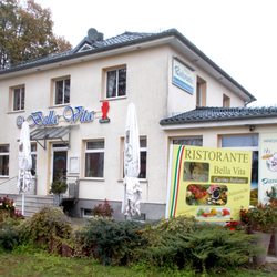 Bella Vita - von außen im Herbst