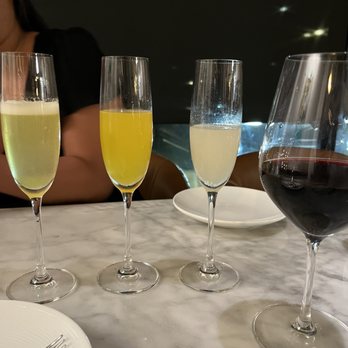 et al. - Cabernet and Mimosa Flight - Breakfast & Brunch Near Me - Honolulu, Hawaii