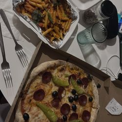 Café Neuhauser - penne pasta & a turca pizza