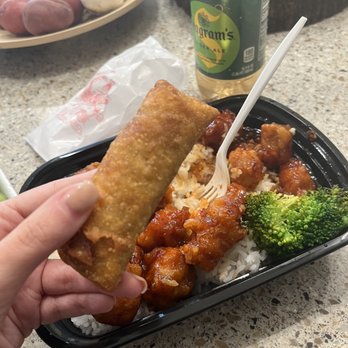 Blossom Kitchen - A closer look at the egg roll since it was hidden in the last photo. - Chinese Near Me - Tallahassee, Florida Blossom Kitchen - A closer look at the egg roll since it was hidden in the last photo. - Chinese Near Me - Tallahassee, Florida