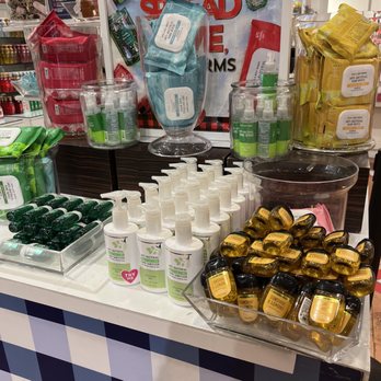 Bath & Body Works - Cosmetics & Beauty Supply Near Me - Emeryville, California