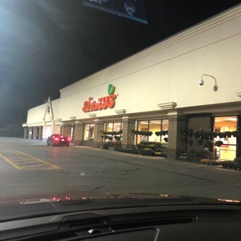 Shaw's - the front of a store at night - Grocery Near Me - Weymouth, Massachusetts