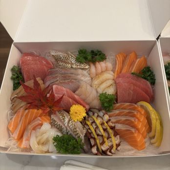 Hay Sushi - Japanese Near Me - Toronto, Ontario