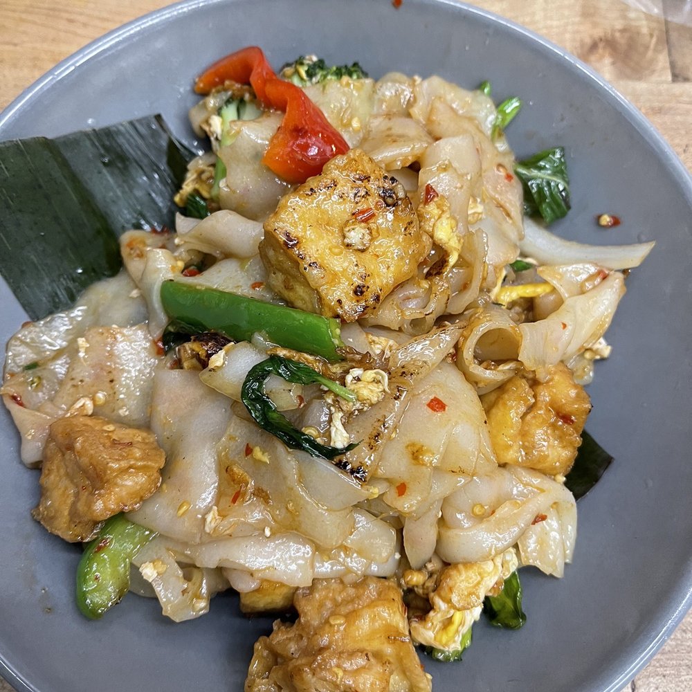 Valla Table - Pad Kee Mao - Thai Near Me - New York, New York Valla Table - Pad Kee Mao - Thai Near Me - New York, New York