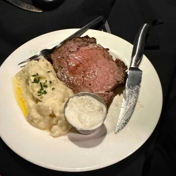Bennett's American Cooking - Prime Rib - New American Near Me - Sacramento, California Bennett's American Cooking - Prime Rib - New American Near Me - Sacramento, California