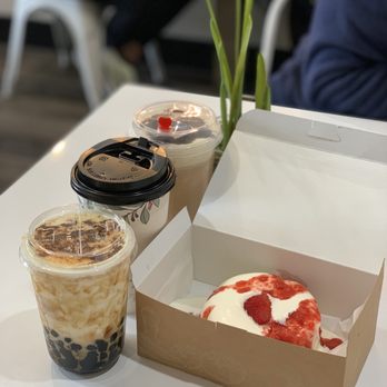 Feng Cha Teahouse - Dirty boba, Hot jasmine green tea with durian foam, Oreo foam drink, and the strawberry foam cake!!! - Desserts Near Me - Newark, California