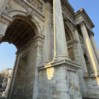 Arco della Pace - Landmarks & Historical Buildings Near Me - Milan, Michigan
