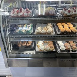 Cupcakes galore