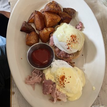 Oddfellows Cafe & Bar - Eggs Benedict - Breakfast & Brunch Near Me - Seattle, Washington