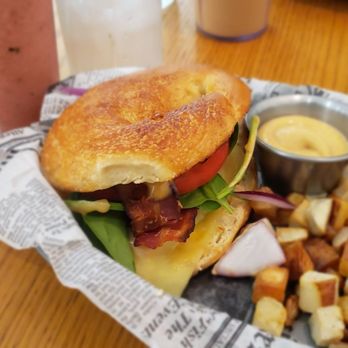 Puerto Rico Bagel - Turkey club with side of potatoes, tropical delight smoothie - Bagels Near Me - San Juan, Puerto Rico Puerto Rico Bagel - Turkey club with side of potatoes, tropical delight smoothie - Bagels Near Me - San Juan, Puerto Rico