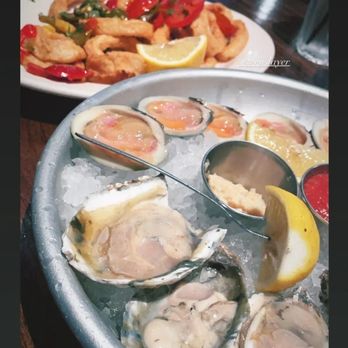 Biggie's - Raw oysters & clams and calamari - Seafood Near Me - Carlstadt, New Jersey Biggie's - Raw oysters & clams and calamari - Seafood Near Me - Carlstadt, New Jersey