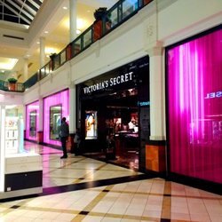 Victoria's Secret, King of Prussia Mall (Plaza) -- Storefront