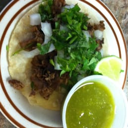 Delicious tacos with green sauce! Delicious tacos with green sauce!
