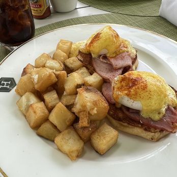 Hive Bakery & Cafe - Bakeries Near Me - West Palm Beach, Florida