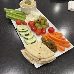 Seaside Bistro and Bar - Pita and hummus appetizer
