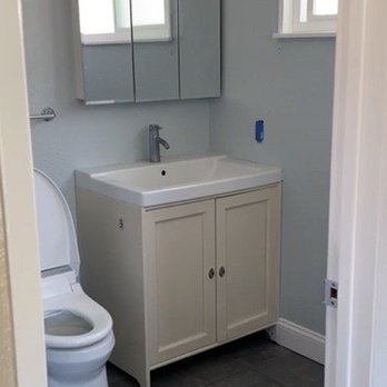 Mendoza Handyman - Our bathroom: before - Handyman Near Me