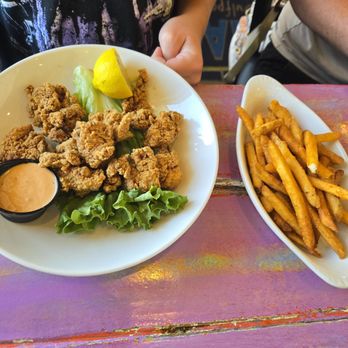 Shaggy's Gulfport Beach - Gator bites and fries - Bars Near Me - Gulfport, Mississippi