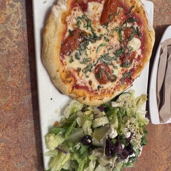 SPIN! Pizza - 7 inch Margherita with Greek salad - Pizza Near Me - Richardson, Texas