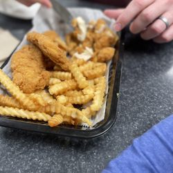 Taqueria Los Atlantes - Kids chicken tender meal