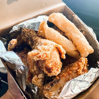 Itchy Butt - Regular Half Order of Chicken with Fried Cheese and Pickled Radish on the Side - Korean Near Me - Honolulu, Hawaii Itchy Butt - Regular Half Order of Chicken with Fried Cheese and Pickled Radish on the Side - Korean Near Me - Honolulu, Hawaii