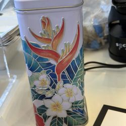 Soha Living - Love this cookie tin!!