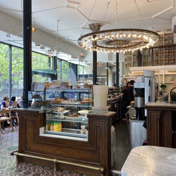 Dineen Coffee - Inside - Coffee & Tea Near Me - Toronto, Ontario Dineen Coffee - Inside - Coffee & Tea Near Me - Toronto, Ontario
