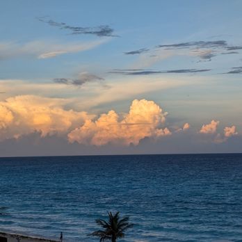 Wyndham Alltra Cancun - Beautiful view from one of the rooftops we discovered - Hotels Near Me - Cancún, ROO