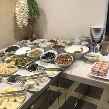 Peyk Hotel - Vegetables, cheeses and olives - Hotels Near Me - Istanbul, 34