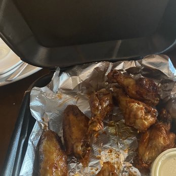 Vice - Maple bourbon chicken wings - New American Near Me - Buffalo, New York Vice - Maple bourbon chicken wings - New American Near Me - Buffalo, New York