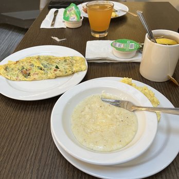 Embassy Suites by Hilton Boca Raton - The breakfast is always nice and fresh. They replace things way before the chauffeur's are empty. - Hotels Near Me - Boca Raton, Florida Embassy Suites by Hilton Boca Raton - The breakfast is always nice and fresh. They replace things way before the chauffeur's are empty. - Hotels Near Me - Boca Raton, Florida