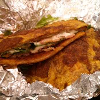 Patacon Pisao - Pulled pork Patacon - Venezuelan Near Me - Elmhurst, New York Patacon Pisao - Pulled pork Patacon - Venezuelan Near Me - Elmhurst, New York