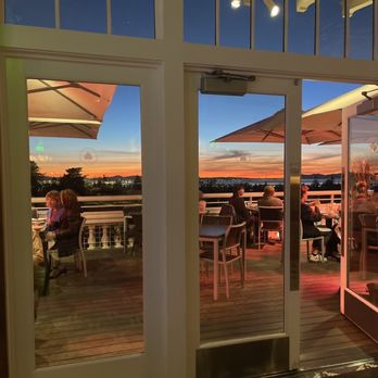 Limewood Bar & Restaurant - Lime wood patio - New American Near Me - Berkeley, California