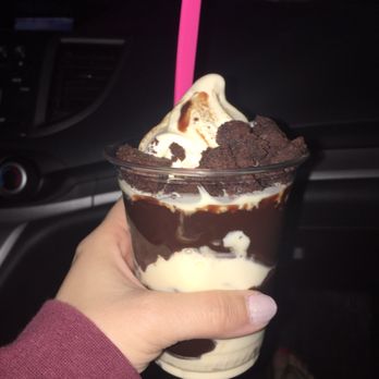 Yogurt Deluxe - Hot fudge and brownies! - Ice Cream & Frozen Yogurt Near Me - Castro Valley, California