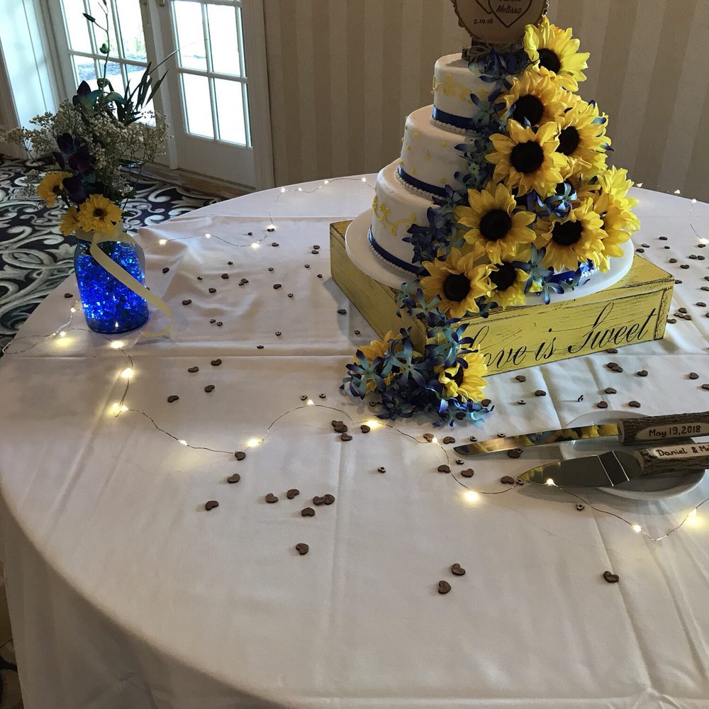 Simple Simon Bakery - Bakeries Near Me - Appleton, Wisconsin