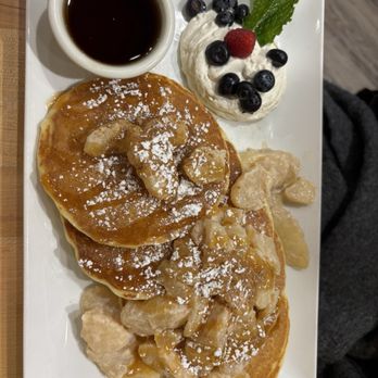 Chicago Waffles - Cinnamon Apple Pancakes - Breakfast & Brunch Near Me - Chicago, Illinois
