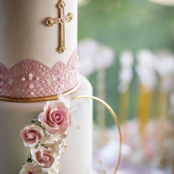 Cake Barn - Beautiful and intricate! Photo by Paul de Leon Photography - Bakeries Near Me
