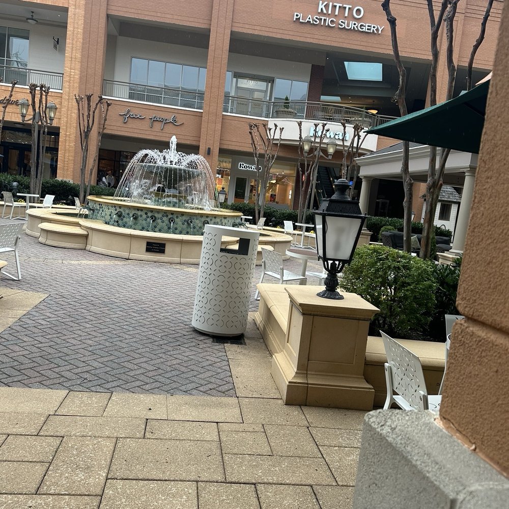 Short Pump Town Center - Shopping Centers Near Me - Richmond, Virginia