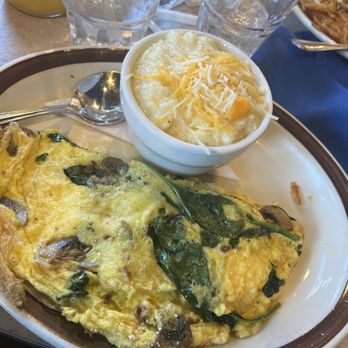 Buttermilk's Farmhouse - Breakfast & Brunch Near Me - Patchogue, New York