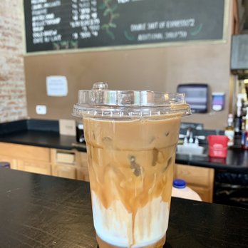 Analog coffee - Iced Caramel Macchiato - medium - Coffee & Tea Near Me - Madison, Indiana