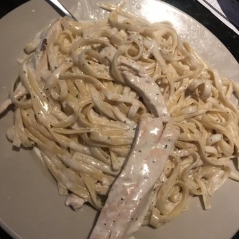 Marchetti's Restaurant - Fettuccine Alfredo with grilled chicken - Italian Near Me - Cranston, Rhode Island Marchetti's Restaurant - Fettuccine Alfredo with grilled chicken - Italian Near Me - Cranston, Rhode Island