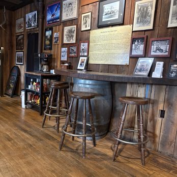 TWIN CITIES HOTEL - Awesome decor - Bars Near Me - Longview, Alberta TWIN CITIES HOTEL - Awesome decor - Bars Near Me - Longview, Alberta