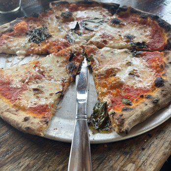 Roberta's - Margarita Margherita Pizza - Pizza Near Me - Brooklyn, New York Roberta's - Margarita Margherita Pizza - Pizza Near Me - Brooklyn, New York