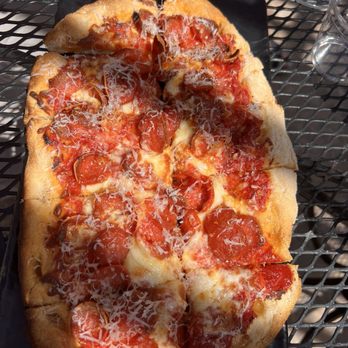 Del Valle Winery - Pepperoni pizza - Wineries Near Me - Livermore, California Del Valle Winery - Pepperoni pizza - Wineries Near Me - Livermore, California