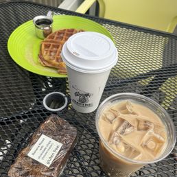 americano, mocha, waffle, banana bread
