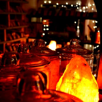 Kräuter-Mian - Spät am Abend, wenn die Kunden schon raus sind und das Licht aus ist ... :) - Herbs & Spices Near Me - Berlin, BE Kräuter-Mian - Spät am Abend, wenn die Kunden schon raus sind und das Licht aus ist ... :) - Herbs & Spices Near Me - Berlin, BE