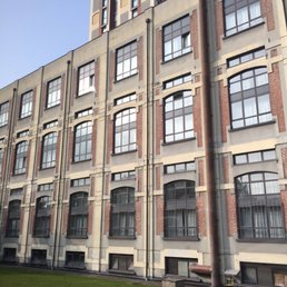 Very unappealing facade Very unappealing facade